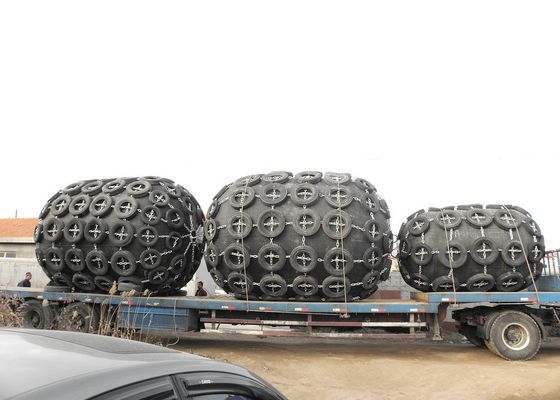 Qualidade Navio branco leitoso de borracha Gray Durable Marine Fenders de 0.7*1.5~1.0*1.5 STS STD 50KP fábrica