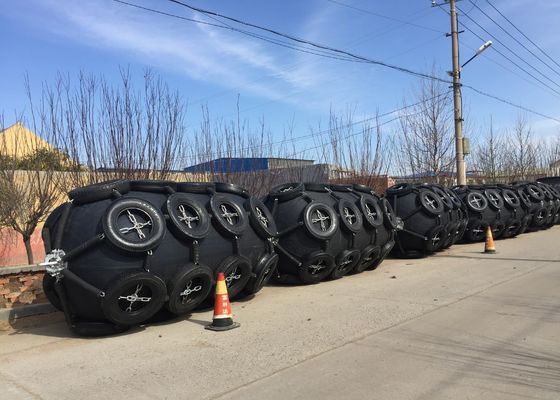 Qualidade Navio branco leitoso de borracha Gray Durable Marine Fenders de 0.7*1.5~1.0*1.5 STS STD 50KP fábrica