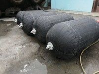 Qualidade Pára-choque Pneumático Tipo Eslinga Equipamento de Proteção Pára-choque de Borracha fábrica