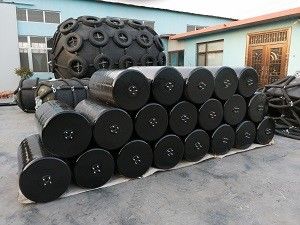 Qualidade A espuma customizável encheu para-choques com a camada exterior de Polyurea da categoria militar fábrica