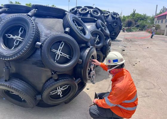 Qualidade para-choques 50Kpa pneumáticos de 4500x9000mm para a cor preta da absorção de alta energia do barco fábrica