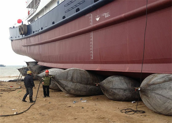 Qualidade Pressão de ruptura 0,3 MPa a 0,5 MPa airbag de borracha marinha inflado por ar comprimido adequado para manuseio de carga marítima período de 18 meses fábrica