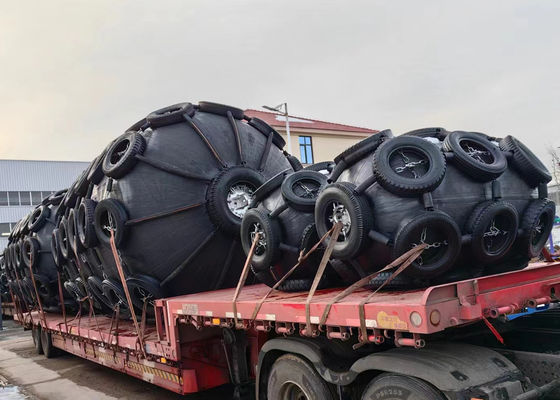 Qualidade Estrutura Flutuante 2.0*3.5-2.5*4.0m ISO17357 Defensas Pneumáticas Yokohama de Borracha para Transferência Navio-a-Navio 50kpa/80kpa fábrica