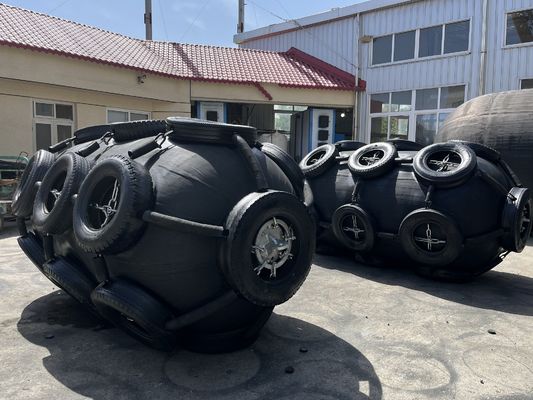 Qualidade Fenders pneumáticos de borracha de primeira linha para navios Aplicações marítimas fábrica