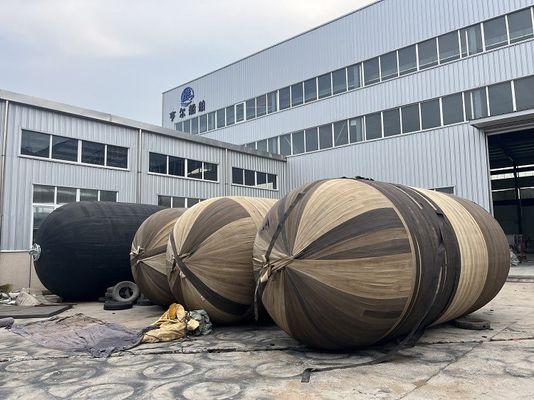 Qualidade 0.05MPa/ 0.08MPa Fender de borracha marinha com excelente capacidade de absorção de choque e tipo de espiga fábrica