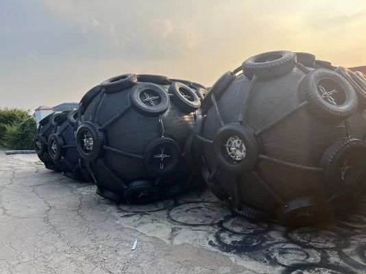 Qualidade Fender de borracha pneumática de boa qualidade STS 50Kpa preto Fender de tipo Yokohama fábrica