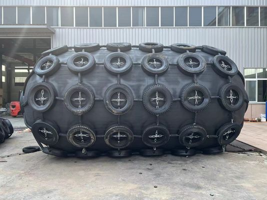 Qualidade 50kPa Pneumatic Marine Fender Yokohama Fender for Ship-to-ship with 6-10 Years Lifespan fábrica