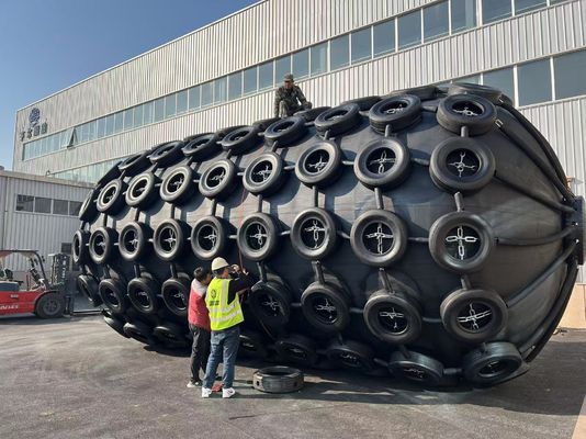 Qualidade Fender de borracha marinha Tecnologia totalmente enrolada Altamente durável fábrica