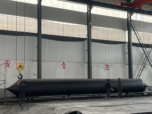 Qualidade Resistência Borracha e Fibra Sintética Airbag de Borracha Marinha Inflado Usando Ar Comprimido Ideal Para Aplicações de Elevação e Lançamento Marítimo fábrica