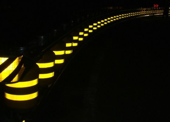 Qualidade Cerca da barreira do rolo de estrada da curva, barreira do rolo de estrada do polietileno fábrica