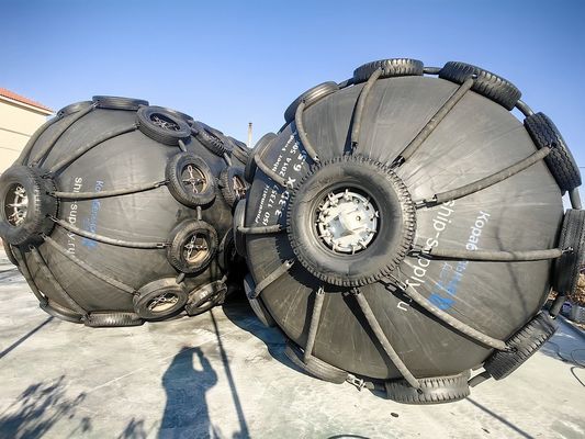 Qualidade Pressão interna 50/80Kpa Pneumáticos Fenders Marinho Pressão inicial 50Kpa Deformação 60% fábrica