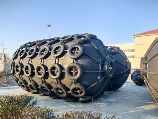 Qualidade Fender de barco pneumático de borracha com manga protetora de rede de cadeia de pneus e pressão de ruptura de 0,25-0,3MPa fábrica