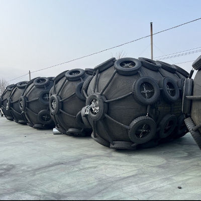 Qualidade ISO 17357 Certified Natural Rubber Pneumatic Fender with 50Kpa Working Pressure for Marine Safety fábrica
