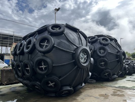 Qualidade Defensas Pneumáticas Marinhas de Alta Durabilidade com Rede de Correntes e Pneus Método de Pagamento Western Union Ideal para Segurança no Atracamento de Navios fábrica