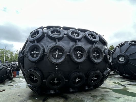 Qualidade Atracação de Barco de Navio 50Kpa 80Kpa Defensas de Borracha Corrente Pneu Rede Defensas de Cais para Serviço Pesado para Proteção de Atracação de Embarcações Marítimas fábrica