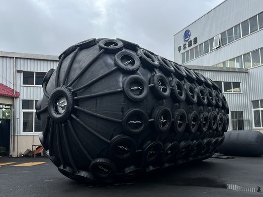 Qualidade Navio Barco Docking Docking Floating Fender inflável Utilizando Método de Instalação de Cadeia e Corda de PP para fornecer proteção contra impacto de atracação fábrica