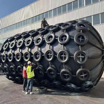 Qualidade ISO 17357 Certified Natural Rubber Pneumatic Fender with 50Kpa Working Pressure for Marine Safety fábrica