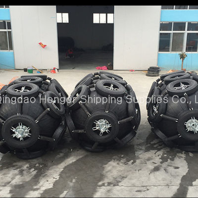 Qualidade Yokohama Net-Type Floating Pneumatic Marine Rubber Fenders 50/80kpa Chain Tire Net Ship-to-Ship / Port ISO 17357 Todas as cores fábrica