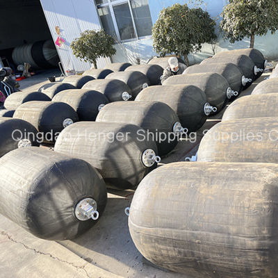 Qualidade Yokohama Net-Type Floating Pneumatic Marine Rubber Fenders 50/80kpa Chain Tire Net Ship-to-Ship / Port ISO 17357 Todas as cores fábrica