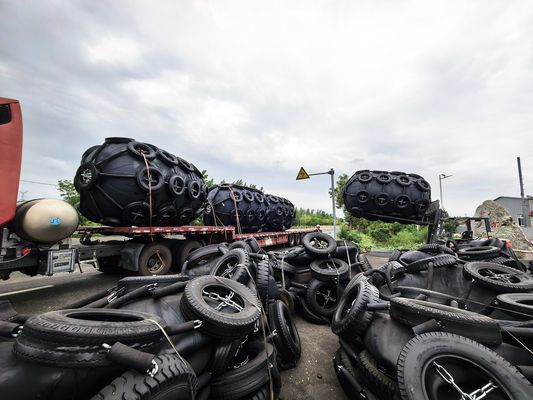Qualidade Fender de borracha pneumática com certificação BV para atracação naval fábrica