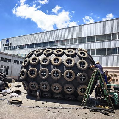 Qualidade Fender pneumático de borracha para segurança marítima e atracação de navios fábrica