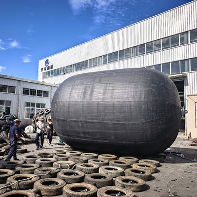 Qualidade Fender pneumático de borracha para segurança marítima e atracação de navios fábrica