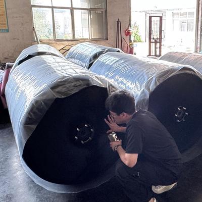 Qualidade High Elasticity Anti-Leakage Aging Resistance Foam Filled Fender EVA Solid Fender Customized for Marine Applications fábrica
