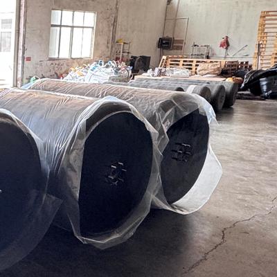 Qualidade High Elasticity Anti-Leakage Aging Resistance Foam Filled Fender EVA Solid Fender Customized for Marine Applications fábrica