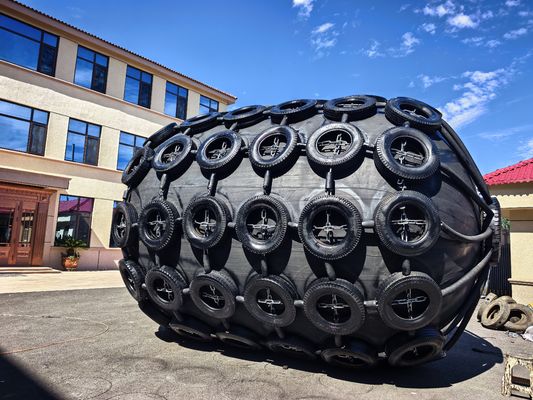 Qualidade Fender de borracha pneumática certificada ISO17357 com pressão de 50kpa e 80kpa e tamanhos personalizados de 0,3-4,8M fábrica