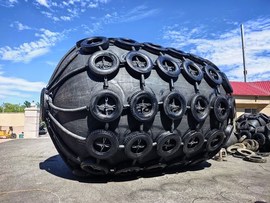 Qualidade Fender de borracha pneumática certificado ISO17357 com tamanhos personalizáveis de 0,3-4,8M e opções de pressão de 50kpa e 80kpa fábrica