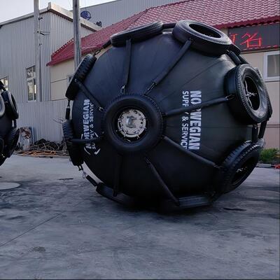 Qualidade Net Type Pneumatic Rubber Fender Diameter 0.5m To 4.5m Marine Fender System Designed To Provide Superior Dock Protection fábrica