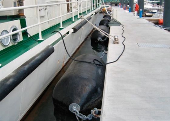 Qualidade Marine Fender with High Energy Absorption Capacity UV Resistant And Corrosion Resistant Foam Filled Fender with 24 Months Warranty fábrica