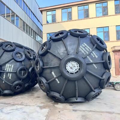 Qualidade 4.8x12m 50kpa / 80kpa Pneumatic Fenders For Ships fábrica