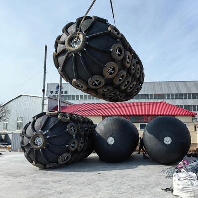 Qualidade ISO 17357 Certified Pneumatic Rubber Fender with 50Kpa/80Kpa Working Pressure and Natural Rubber Material for Marine Protection fábrica