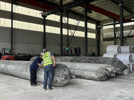 Qualidade Anti Corrosion Marine Rubber Airbag for Long Term Saltwater Service with 0.8-3 M Diameter fábrica