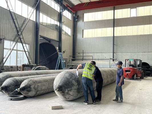 Qualidade Marine Rubber Airbag with Rapid Inflation Manifold for Simultaneous Multi Unit Operation in 0.8-3 M Diameter fábrica