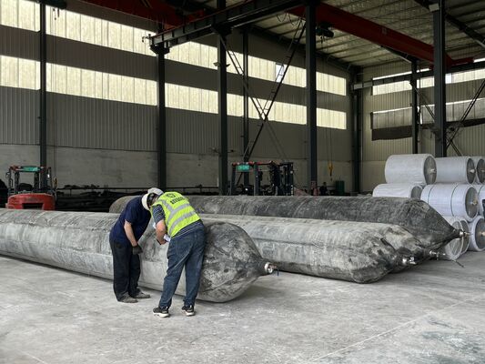 Qualidade Marine Rubber Airbag with Rapid Inflation Manifold for Simultaneous Multi Unit Operation in 0.8-3 M Diameter fábrica