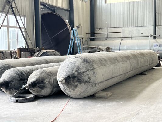 Qualidade Marine Rubber Airbag with Stainless Steel Mounting Hardware for Corrosion Free Installation and 0.8-3 M Diameter fábrica