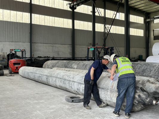 Qualidade Marine Rubber Airbag with Stainless Steel Mounting Hardware for Corrosion Free Installation fábrica