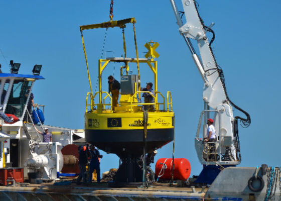 Qualidade O rio ajuda à cor brilhante das boias da navegação marinha da navegação favorável ao meio ambiente fábrica