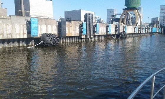 Qualidade Para-choque de borracha habilitado 50kpa D1.5M*L3.0M de Marine Iso 17357 Yokohama fábrica