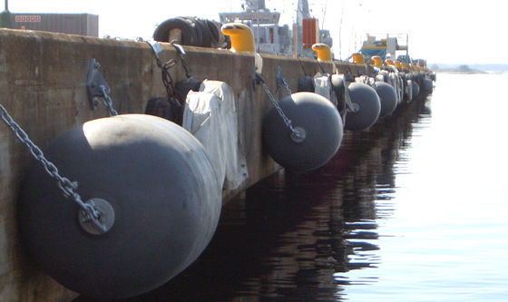 Qualidade proteção de borracha pneumática de Marine Rubber Fender For Dock do para-choque de 1.5*2.5m fábrica