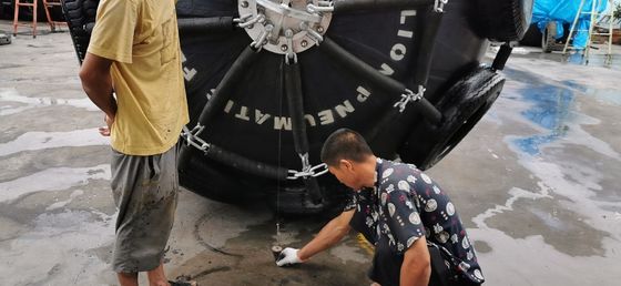 Qualidade Para-choque de borracha pneumático de flutuação pneumático de Yokohama do para-choque submarino fábrica