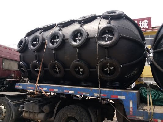 Qualidade Redes da corda que flutuam o tipo pneumático para-choque de Marine Fender d dos para-choques de borracha pneumáticos fábrica