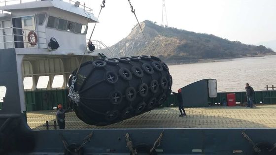 Qualidade Para-choques de borracha pneumáticos do para-choque de borracha do barco de Mat With Rope Net Pneumatic fábrica