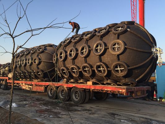 Qualidade Para-choques de borracha pneumáticos do para-choque de borracha do barco de Mat With Rope Net Pneumatic fábrica