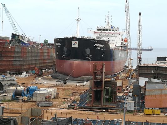 Qualidade Bolsas a ar de lançamento Marine Rubber Airbag For Ship do navio customizável do tamanho fábrica