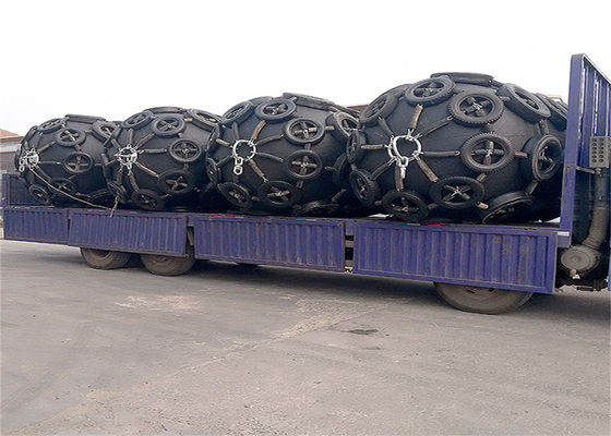 Qualidade 50Kpa 80Kpa personalizou o para-choque de borracha pneumático com tipo da bainha do pneu fábrica