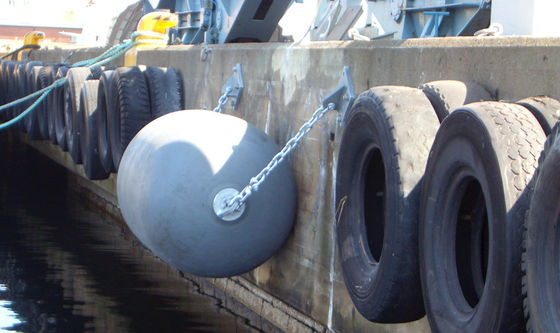 Qualidade Tipo tipo pneumático de Yokohama de Marine Fenders With Tire Sheath do para-choque do barco de borracha fábrica