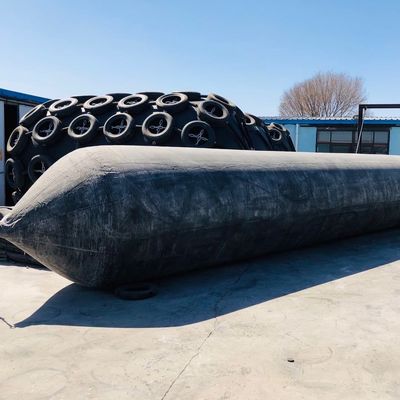 Qualidade Resistência Borracha e Fibra Sintética Airbag de Borracha Marinha Inflado Usando Ar Comprimido Ideal Para Aplicações de Elevação e Lançamento Marítimo fábrica